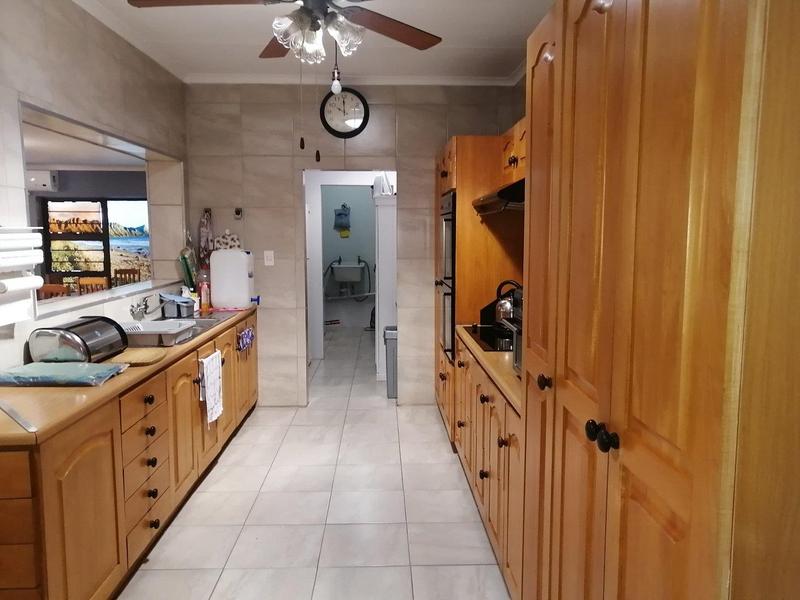 5 Bedroom Property for Sale in Fraaiuitsig Western Cape